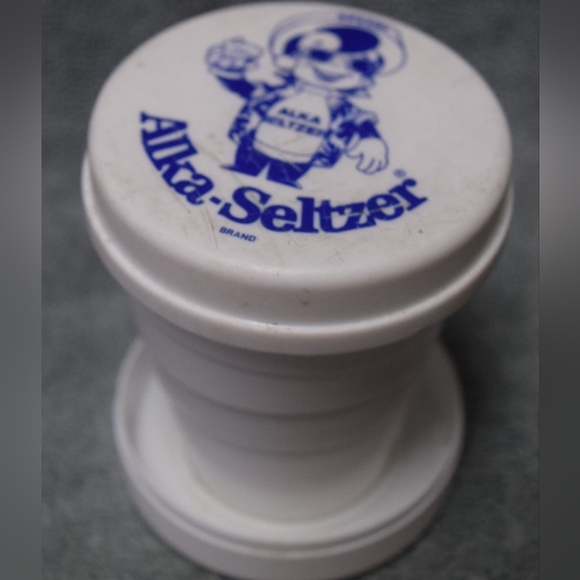 Vintage Alka-Seltzer "Speedy" Collapsible Travel Cup / Medicine Holder - Picture 4 of 5